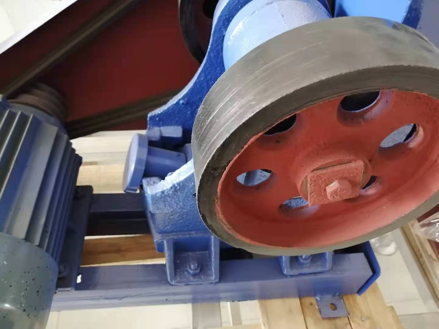 100 60鄂式破碎機(jī)8.jpg